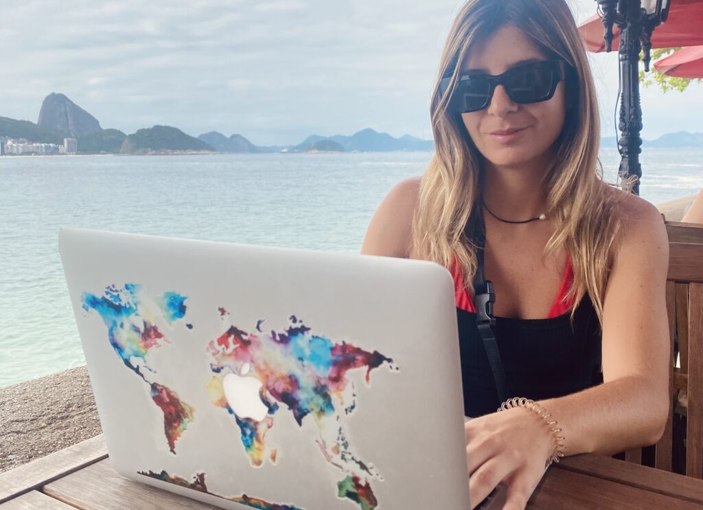 copywriting digital nomad job